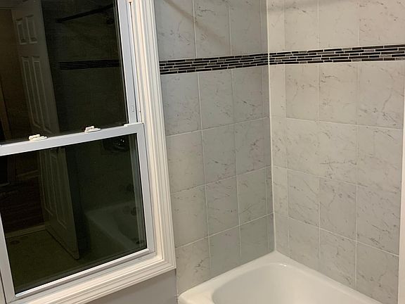 4th image of 7 Granville Ct #1