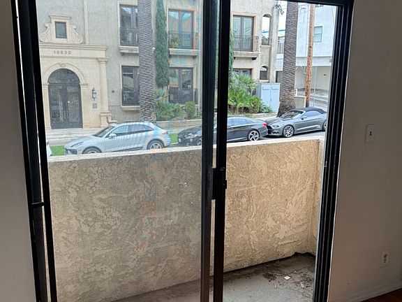 4th image of 1625 Glendon Ave APT 1