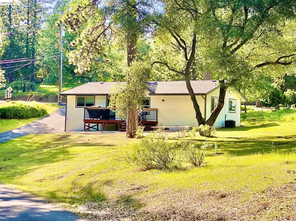 13209 Mueller Dr, Groveland, CA 95321