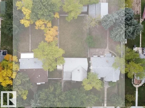 10958 & 52 48th St NW #108, Edmonton, AB T5W 2Y5