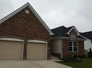 504 Forest Ridge Dr, Frankfort, KY 40601