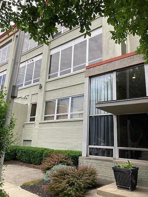 1st image of 207 E 6th St Unit 201