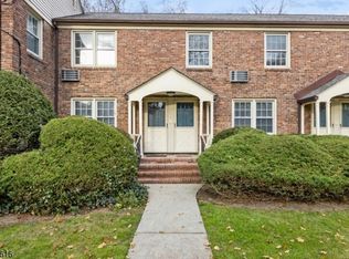 380 Main St APT 28, Chatham, NJ 07928