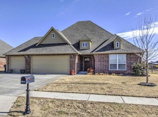26479 Columbia Crest Dr, Claremore, OK 74019