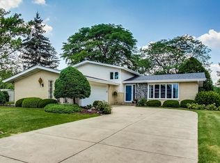 7202 Wirth Dr, Darien, IL 60561