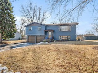 24333 S Valley Dr, Channahon, IL 60410