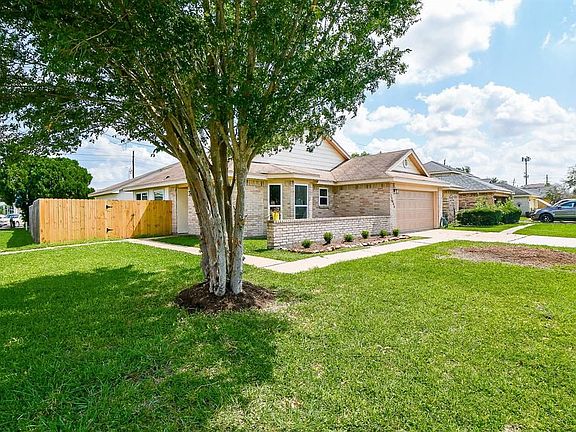 2nd image of 13550 Creek Springs Dr