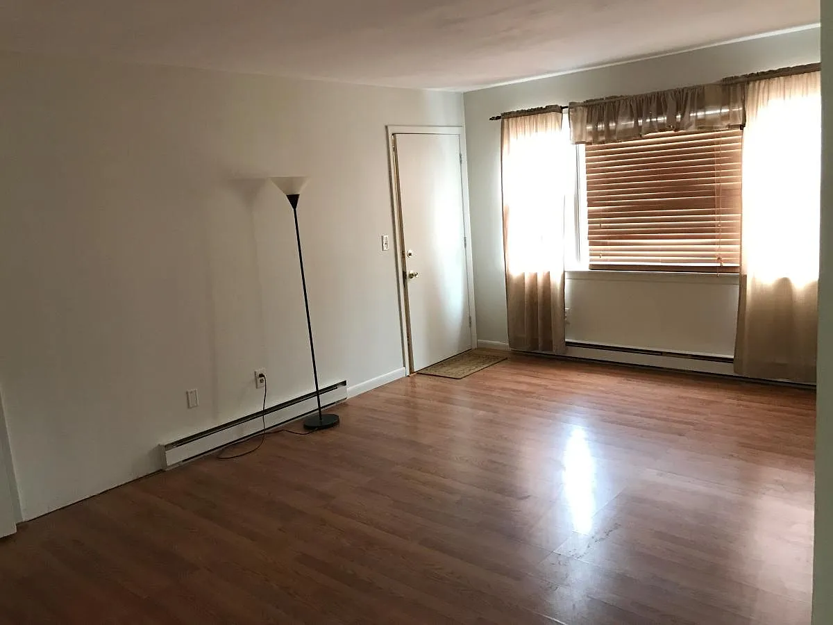 2 bed, 864 sqft, $1,950 — Photo 4