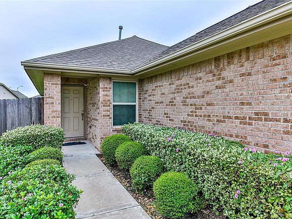 2nd image of 13807 Lacy Cove Ct