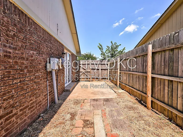 7200 NW 115th St — Photo 27