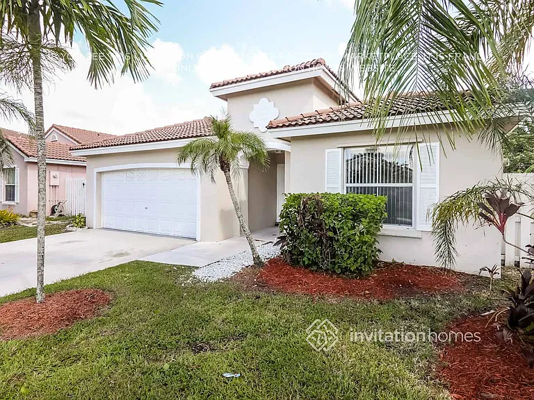 16575 NW 10th St — Photo 2