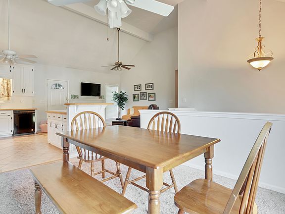 3rd image of 4811 Hunt Club Dr