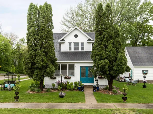403 Spruce St, Fergus Falls, MN 56537