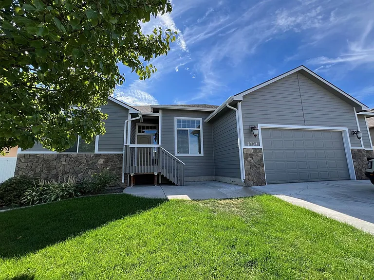 7704 W Washington Ave — Photo 6