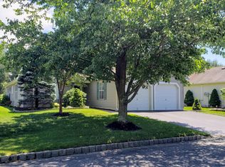 6 Meadows Ln, Whiting, NJ 08759