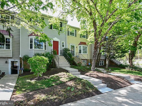 3rd image of 4245 Stockbridge Dr