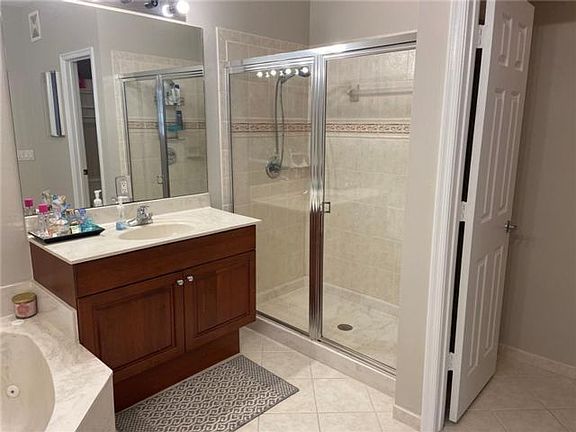 4th image of 1588 Passion Vine Cir #2G