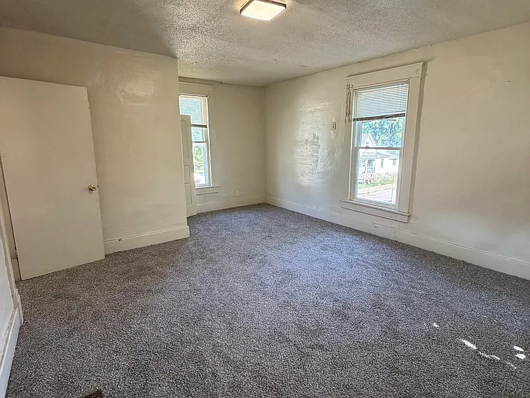 1135 W Taylor St — Photo 9