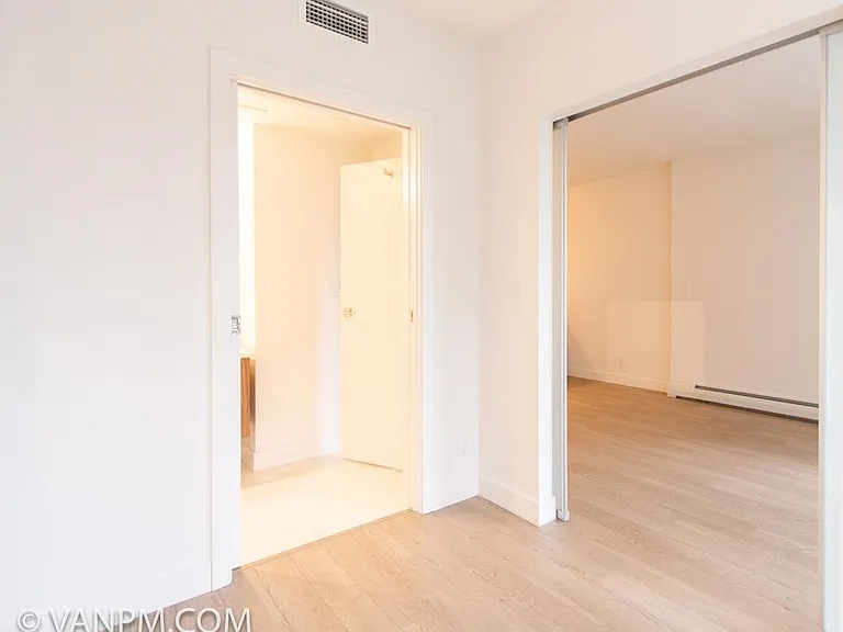 1283 Howe St #701 — Photo 23