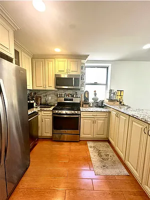 Rented by Luxian International Realty LLC | media 3