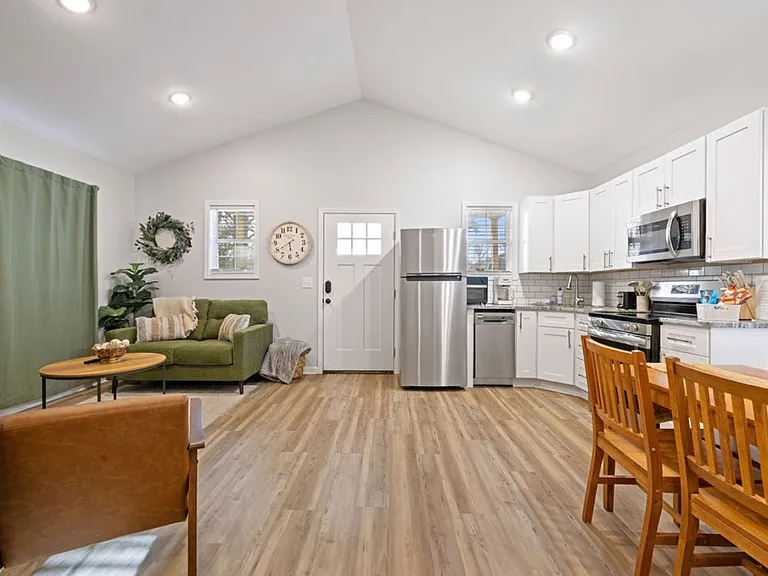2638 Clark St #100 — Photo 6