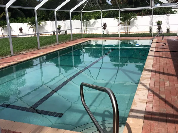 380 7th Ave N, Naples, FL 34102