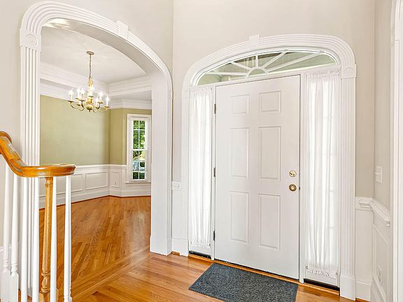 5th image of 803 Highgrove Dr