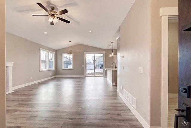 1st image of 2963 Travis Ave