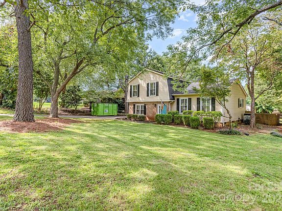 3rd image of 2241 Gaines Ave