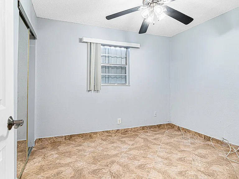 2722 Peer Ln #187 — Photo 12