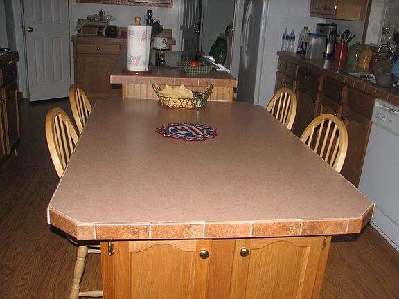 Attached 6ft table in kitchen 