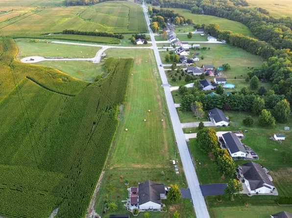 38 Witt Mill Rd, Jerseyville, IL 62052