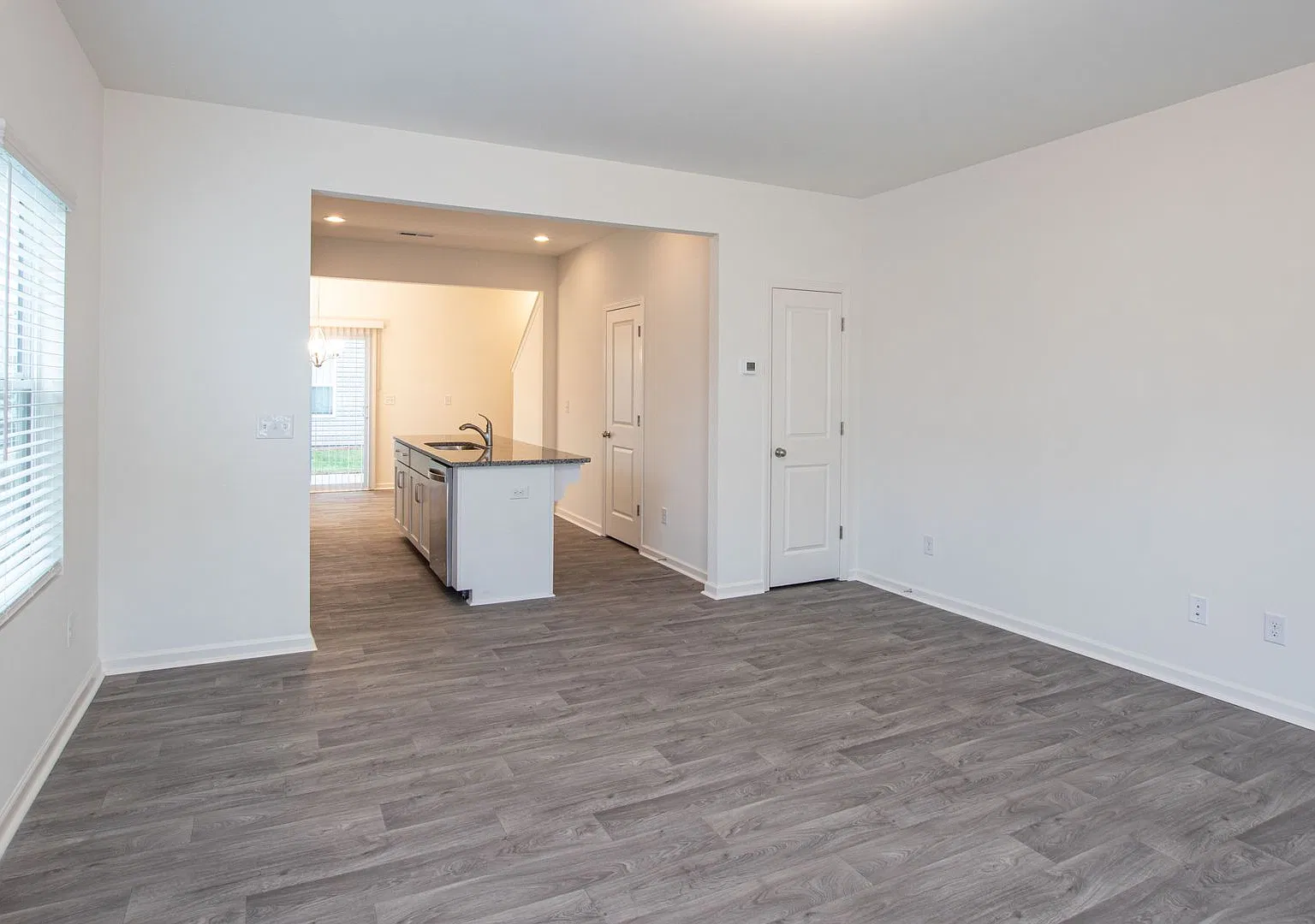 Beautiful 2 Bedroom Townhome In Midland Available November 2026 — Photo 3