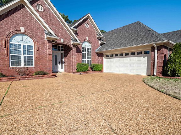 3rd image of 4655 Meadow Cliff Dr
