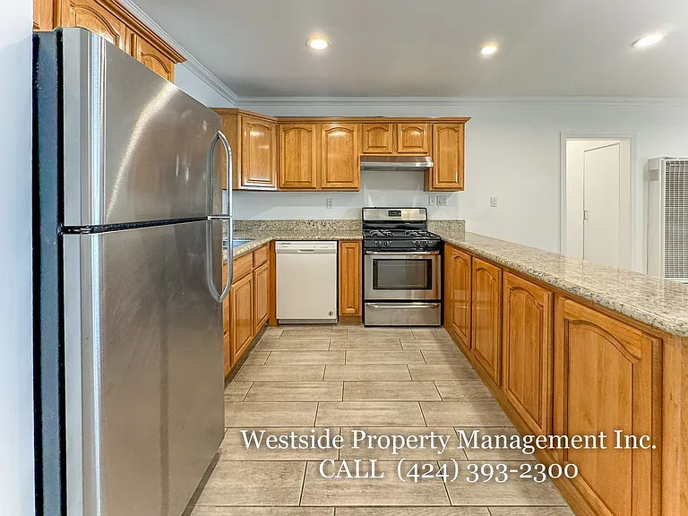 627 Westminster Ave #2 — Photo 6