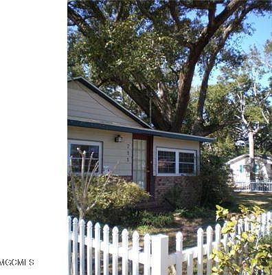 1st image of 711 Forest Hill Dr