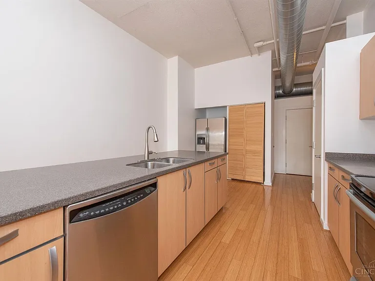 18 E 4th St #501 — Photo 15