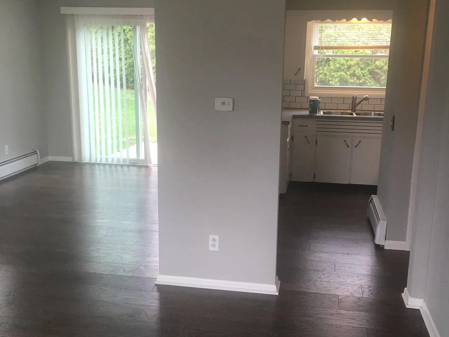 2 bed, 1000 sqft, $975 — Photo 2