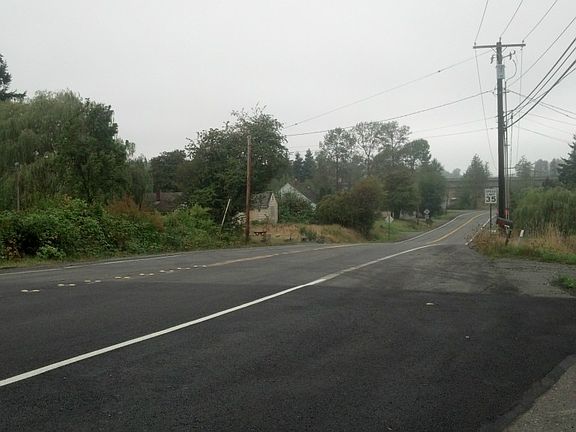 5th image of 4033 Pacific Hwy