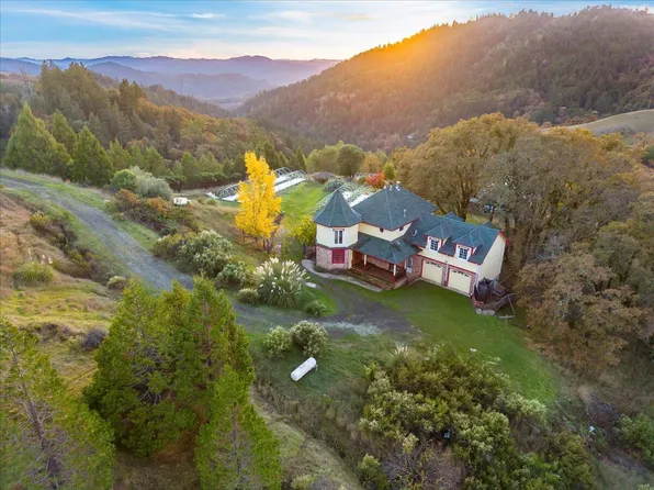 2900 Flat Rock Rd, Garberville, CA 95542