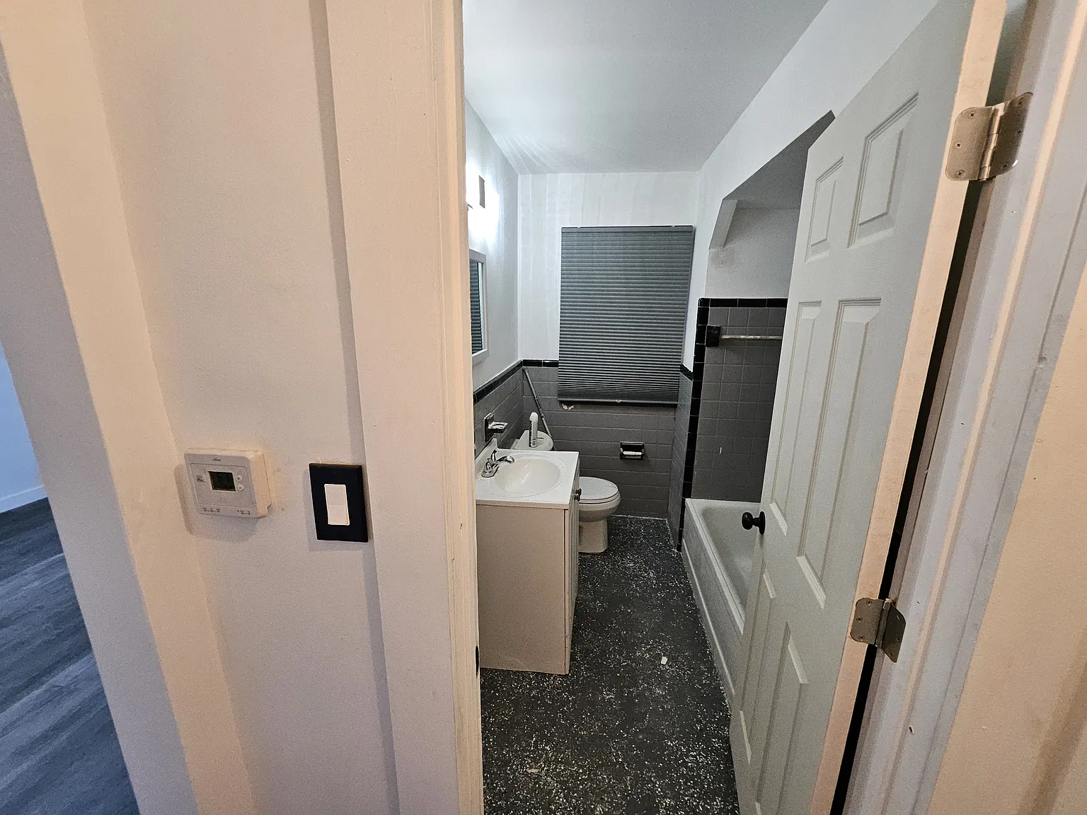 3 bed, 939 sqft, $1,300 — Photo 4