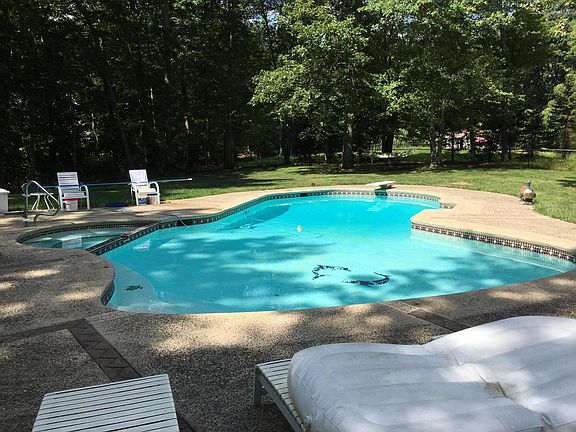 2nd image of 5 Baldwin Dr