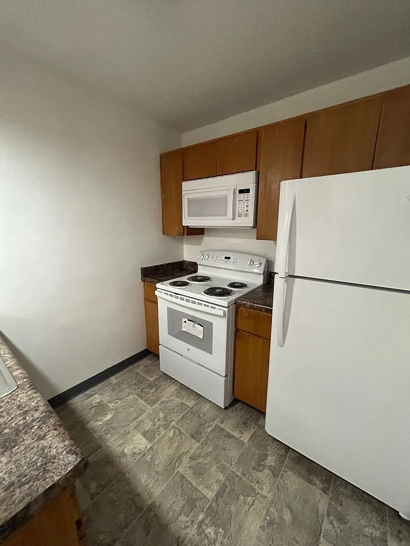 Kingstone Apartments 2 — Photo 1