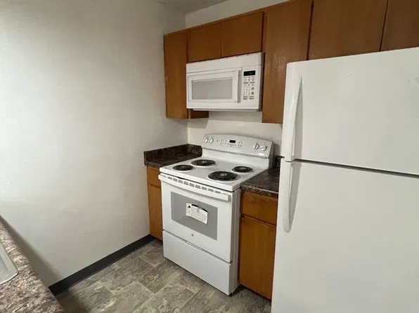 Kingstone Apartments 2, 3121 Kingman Blvd APT 7, Des Moines, IA 50311