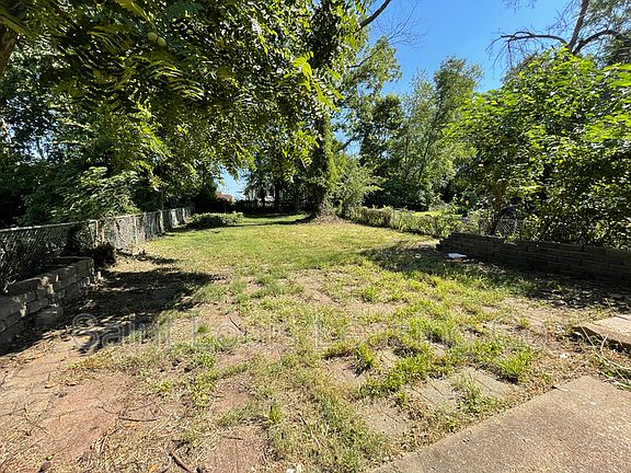 3rd image of 7045 Florence Pl