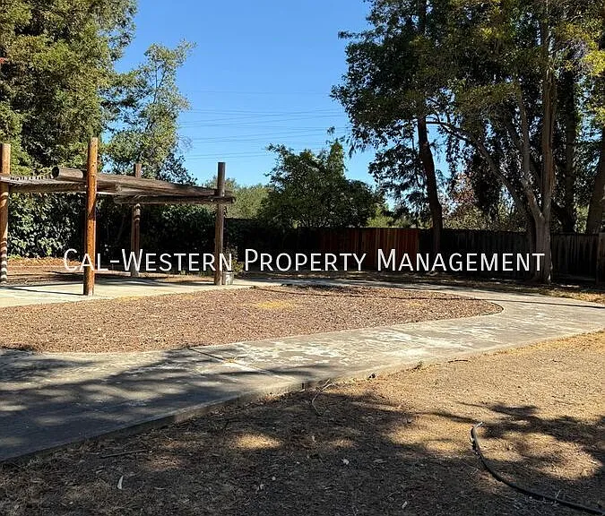 13270 Franklin Ave — Photo 15