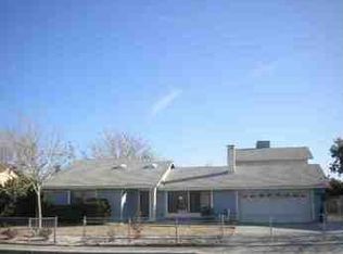 14209 Luna Rd, Victorville, CA 92392