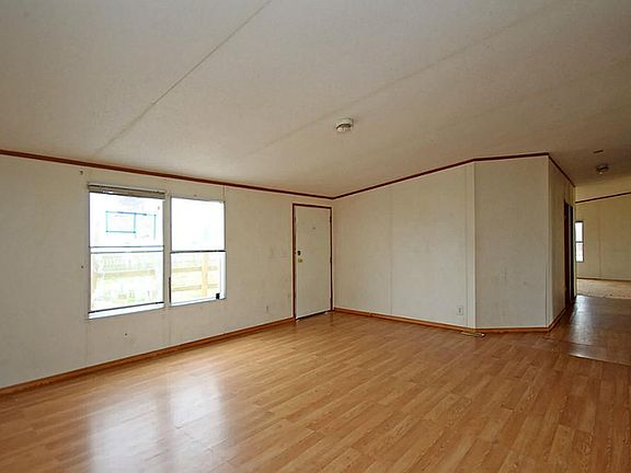 4th image of 13435 Amanda Dr