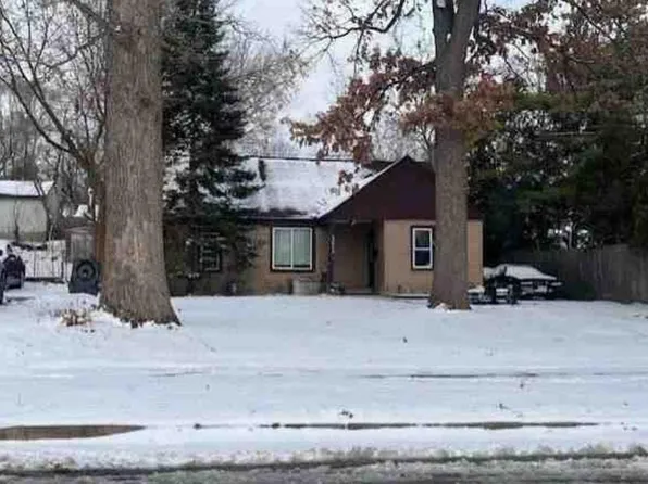 9406 W Mitchell St, West Allis, WI 53214