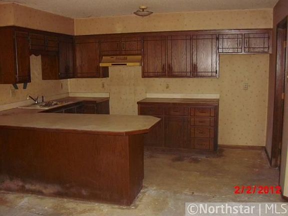 5th image of 40057 Edison Dr NE
